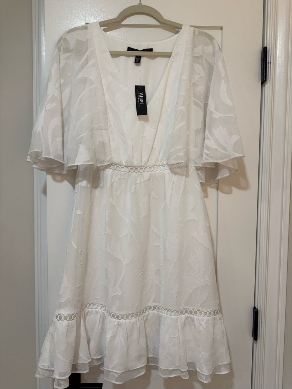 White House Black Market White Floral Textured V-Neck Dress